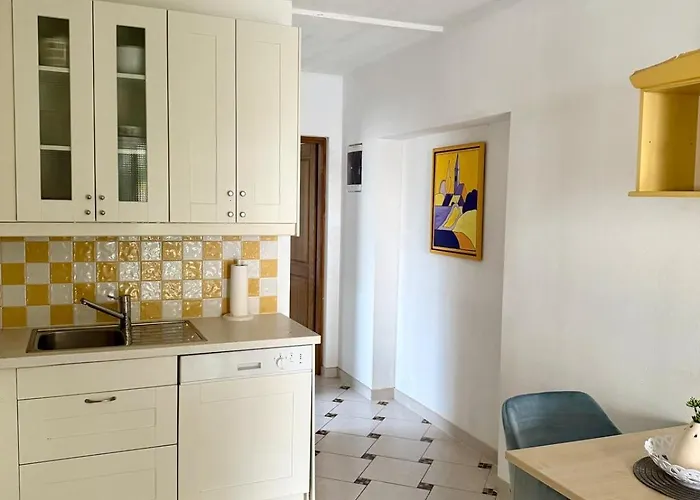 アパート Cozy Seaside Apartment, -2