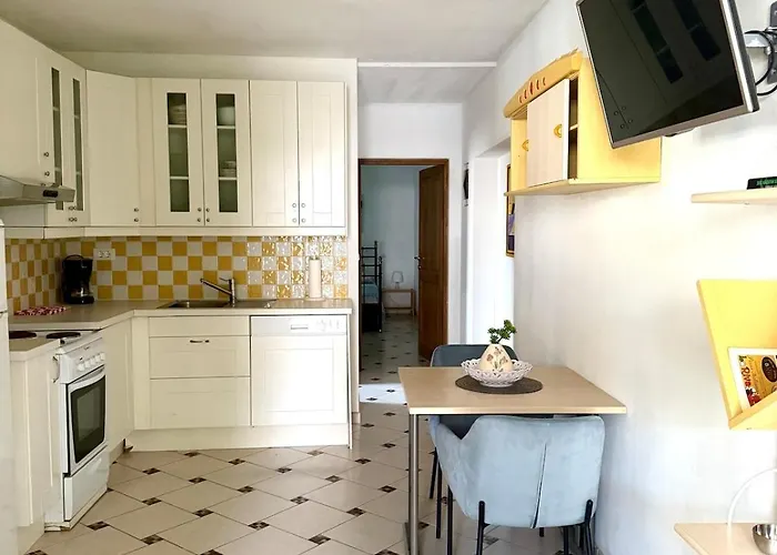アパート Cozy Seaside Apartment, -2 ポレッチ